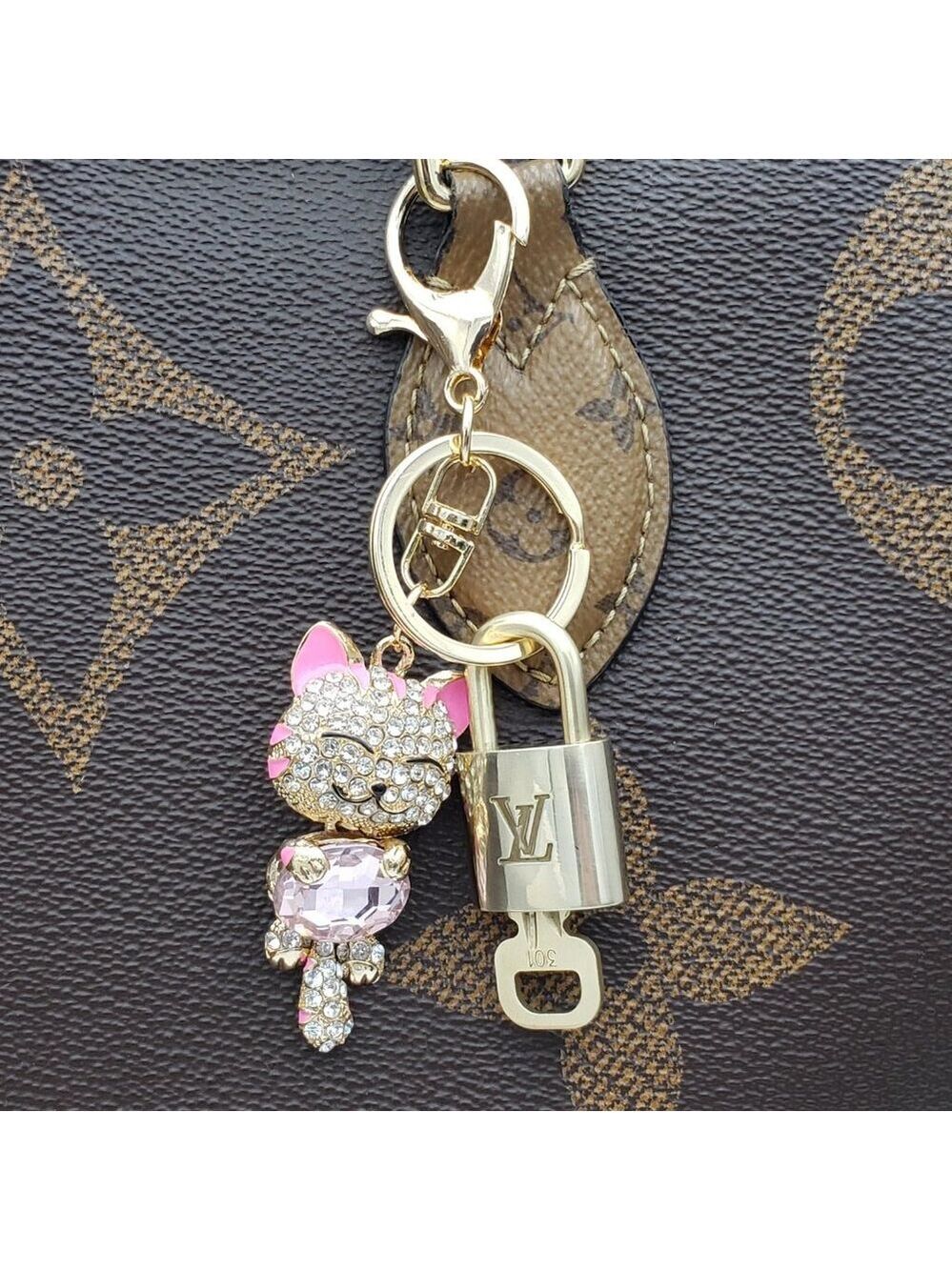 Authentic LV Gold Padlock & Key 🔑 Designer Bag Charm w/ Unbranded Cat Keychain - Picture 11 of 12